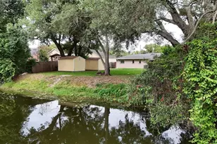 27638 Lisa Dr, Tavares, FL 32778 - Photo 52