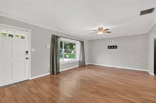 27638 Lisa Dr, Tavares, FL 32778 - Photo 16