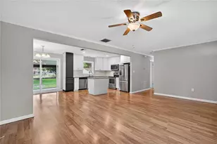 27638 Lisa Dr, Tavares, FL 32778 - Photo 8