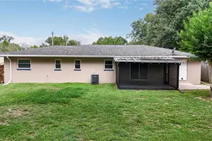 27638 Lisa Dr, Tavares, FL 32778 - Photo 54