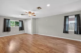 27638 Lisa Dr, Tavares, FL 32778 - Photo 30