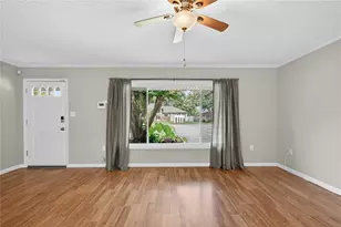 27638 Lisa Dr, Tavares, FL 32778 - Photo 10