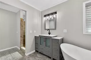 27638 Lisa Dr, Tavares, FL 32778 - Photo 22