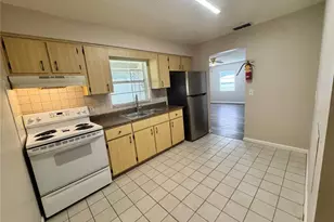 1001 Crawford St, Leesburg, FL 34748 - Photo 4