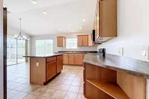 2565 Lindewood St, The Villages, FL 32163 - Photo 12