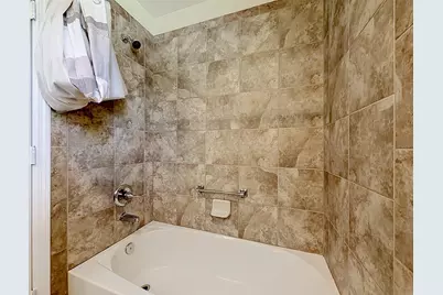 2565 Lindewood Street, The Villages, FL 32163 - Photo 38