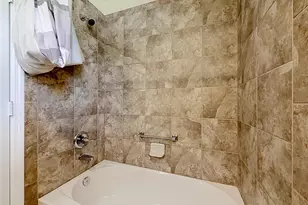 2565 Lindewood St, The Villages, FL 32163 - Photo 38