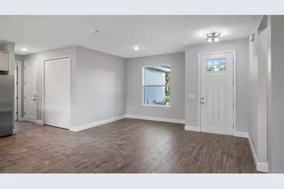 577 Dowling Circle, Lady Lake, FL 32159 - Photo 6