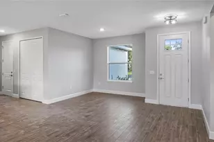577 Dowling Cir, Lady Lake, FL 32159 - Photo 6