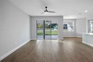 577 Dowling Cir, Lady Lake, FL 32159 - Photo 12