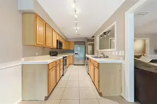 112 E Gardenia St, Howey in the Hills, FL 34737 - Photo 10