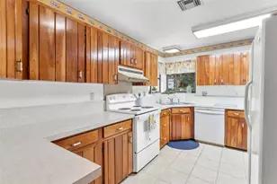 1214 W Crooked Lake Pl, Eustis, FL 32726 - Photo 12