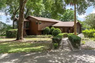 1214 W Crooked Lake Pl, Eustis, FL 32726 - Photo 2