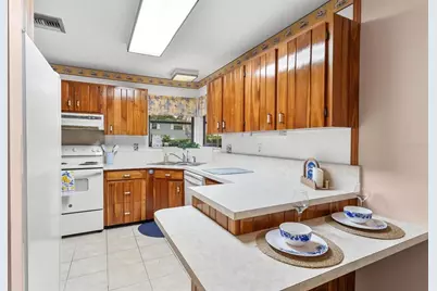 1214 W Crooked Lake Place, Eustis, FL 32726 - Photo 4