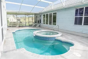 714 Bay Hill Ct, Lady Lake, FL 32159 - Photo 2