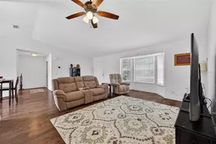 2911 Omaha Dr, Deltona, FL 32738 - Photo 8