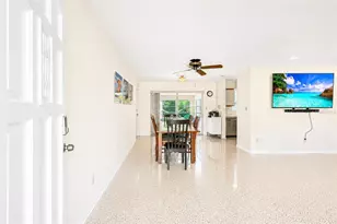 7687 117th St, Seminole, FL 33772 - Photo 2