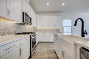 144 Thorne Ln, Sarasota, FL 34240 - Photo 14