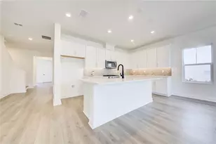 144 Thorne Ln, Sarasota, FL 34240 - Photo 10