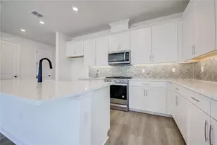 144 Thorne Ln, Sarasota, FL 34240 - Photo 12