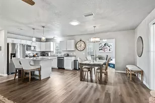 321 San Marino Dr, The Villages, FL 32159 - Photo 8