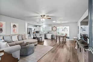 321 San Marino Dr, The Villages, FL 32159 - Photo 4