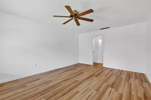 200 E 10th Ave, Mount Dora, FL 32757 - Photo 4