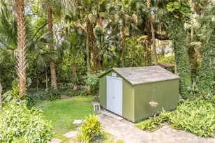 16720 Beauclaire Ct, Tavares, FL 32778 - Photo 38