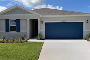 6205 Sanders Grove Cir, Okahumpka, FL 34762 - Photo 1
