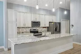 10339 Addison Shr Wy, Oxford, FL 34484 - Photo 16