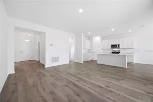 6209 Sanders Grove Cir, Okahumpka, FL 34762 - Photo 10