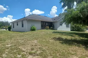805 Velma Ct, Tavares, FL 32778 - Photo 2