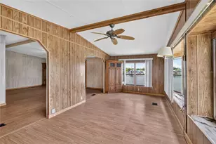 1610 Sunshine Ln, Tavares, FL 32778 - Photo 16