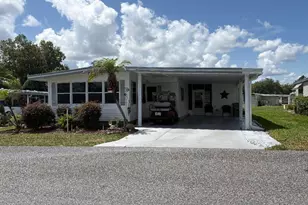 137 Jacaranda Dr, Leesburg, FL 34748 - Photo 2