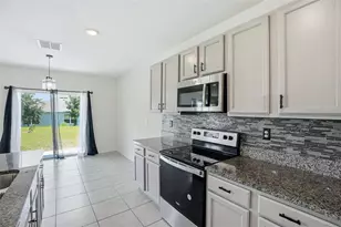 11338 Amber Ridge Dr, Zellwood, FL 32798 - Photo 6