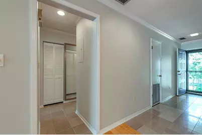 110 N Tremain Street #202, Mount Dora, FL 32757 - Photo 2