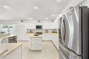 3463 Leelanau Ct, The Villages, FL 32163 - Photo 14