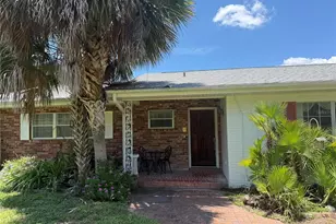 35237 Mulholland Dr, Fruitland Park, FL 34731 - Photo 12
