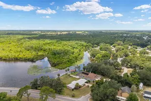 35237 Mulholland Dr, Fruitland Park, FL 34731 - Photo 10