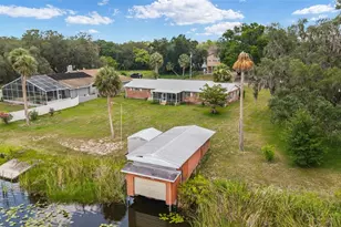 35237 Mulholland Dr, Fruitland Park, FL 34731 - Photo 4