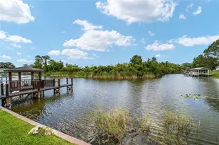 5330 King's Ct, Fruitland Park, FL 34731 - Photo 2