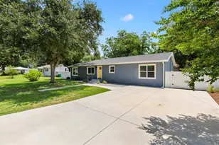602 Gray Ave, Wildwood, FL 34785 - Photo 4