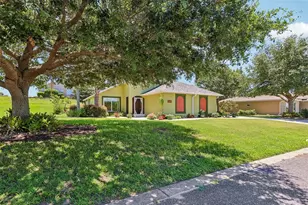 76 Fairway Cir, Umatilla, FL 32784 - Photo 6
