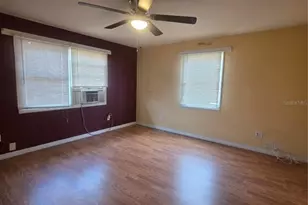 33508 Linda Dr, Leesburg, FL 34788 - Photo 8