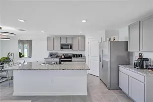7601 Rosewood Garden Loop, Tampa, FL 33637 - Photo 8