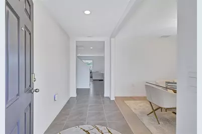 7601 Rosewood Garden Loop, Tampa, FL 33637 - Photo 4