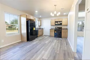 1342 Cottage Cir, Tavares, FL 32778 - Photo 8