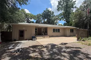 5762 S Agnew Rd, Belleview, FL 34420 - Photo 1