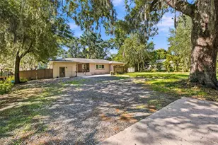 5762 S Agnew Rd, Belleview, FL 34420 - Photo 2
