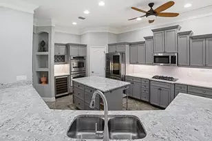 1792 Lake Miona Dr, The Villages, FL 32162 - Photo 10